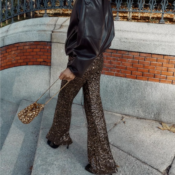 ZARA METAL APPLIQUÉ BUCKET BAG - Picture 10 of 17